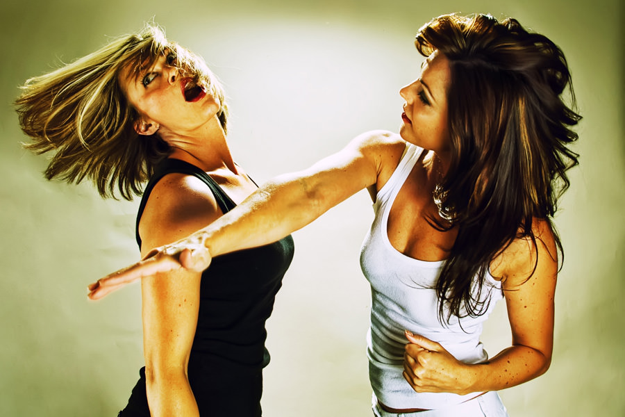 [Image: women-fighting-4.jpg]