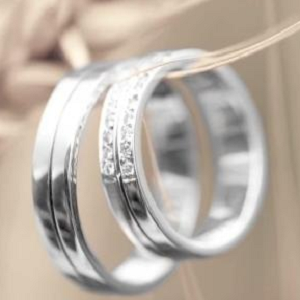 wedding rings on string
