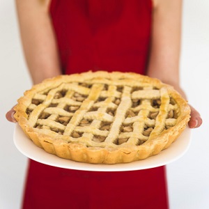 woman-holding-apple-pie.jpg